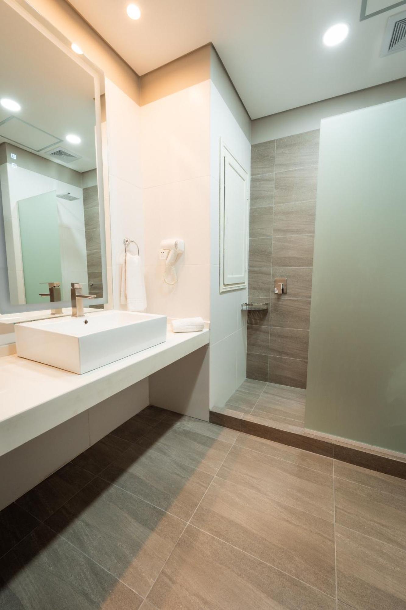 Tryp By Wyndham Asuncion Hotel Екстериор снимка