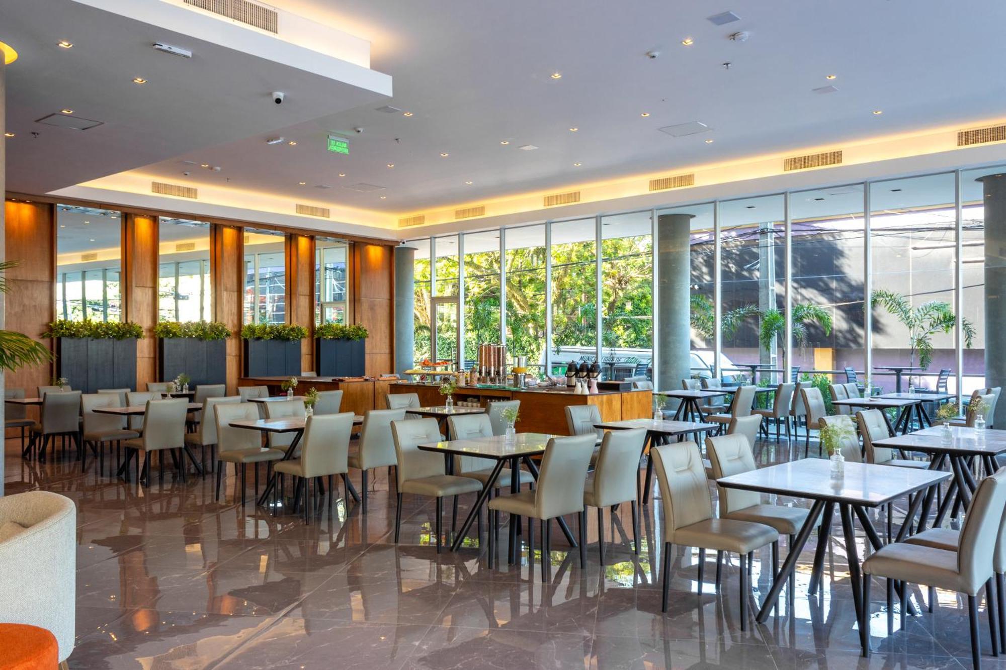 Tryp By Wyndham Asuncion Hotel Екстериор снимка