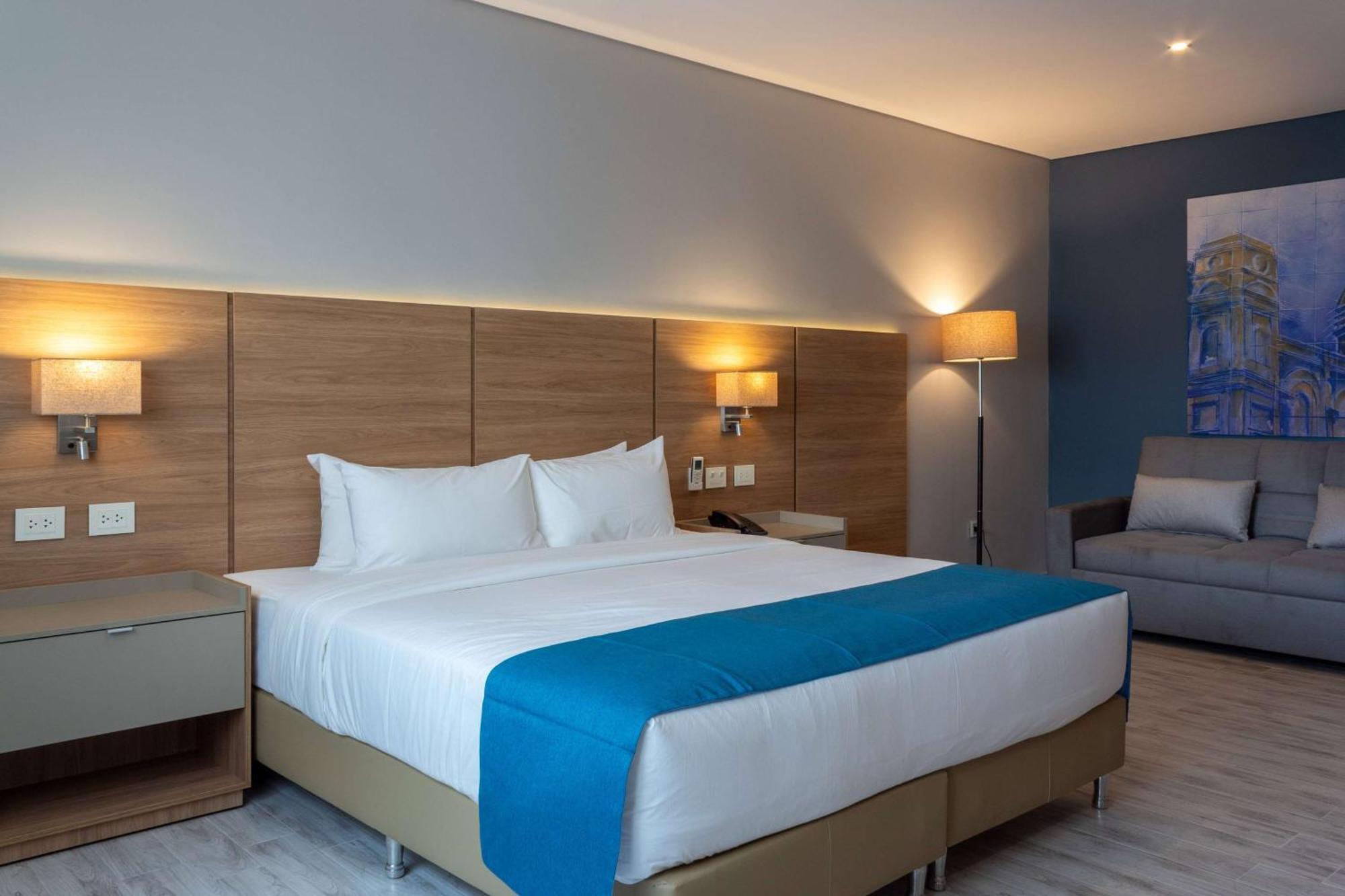 Tryp By Wyndham Asuncion Hotel Екстериор снимка